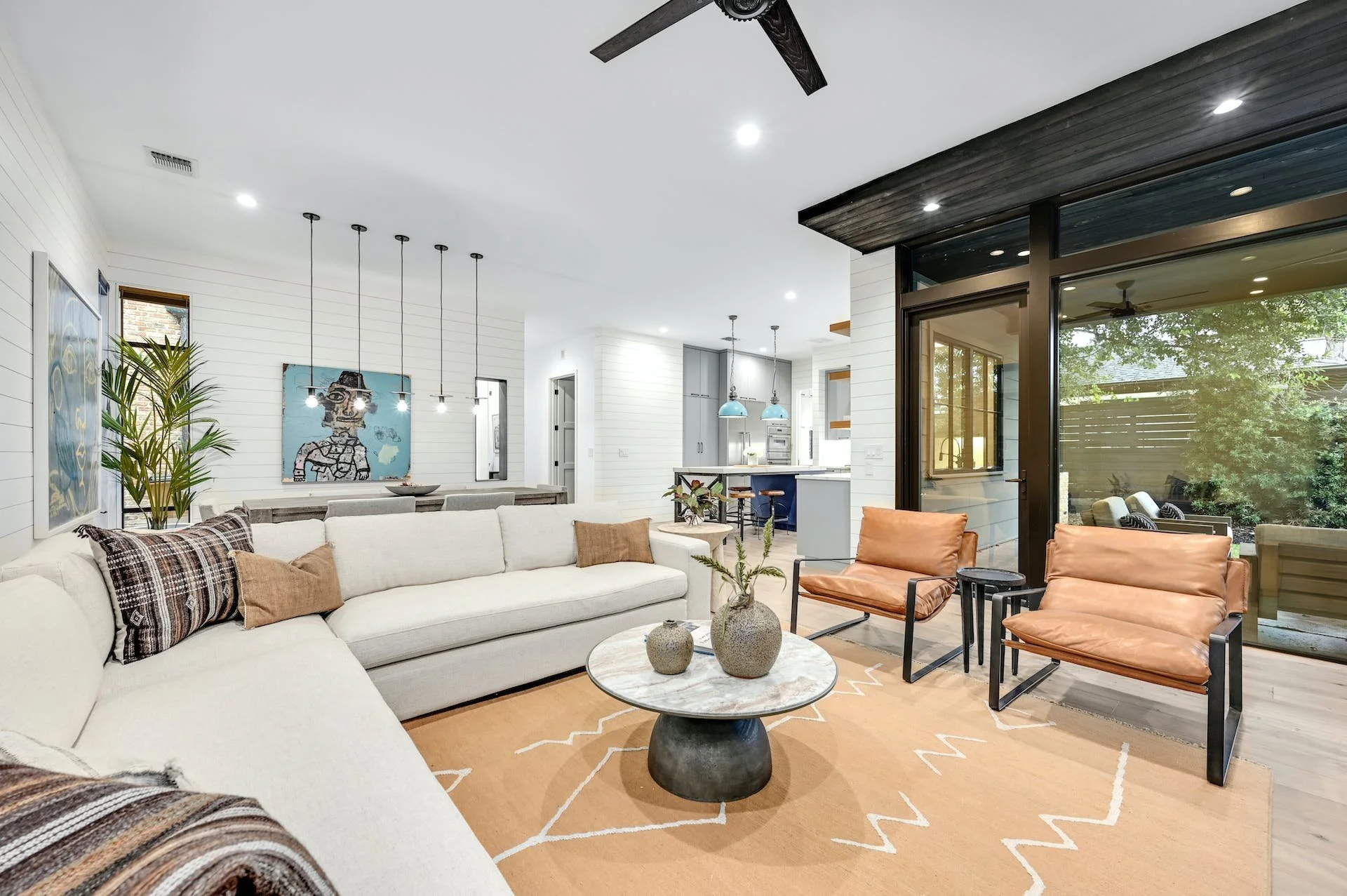 907 West Johanna Street — Nicole Kessler Group